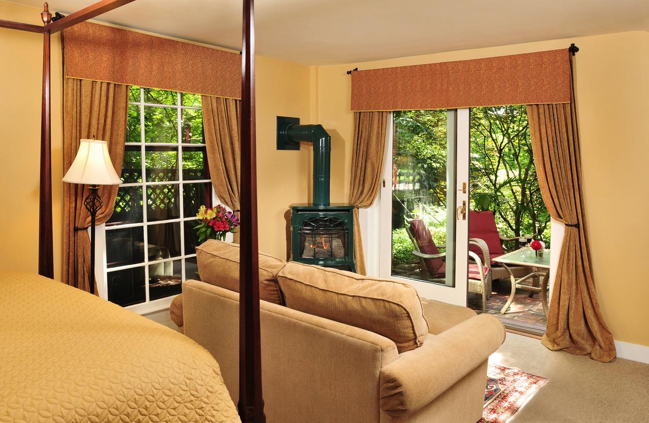 1795 Acorn Inn Bed And Breakfast Canandaigua Εξωτερικό φωτογραφία