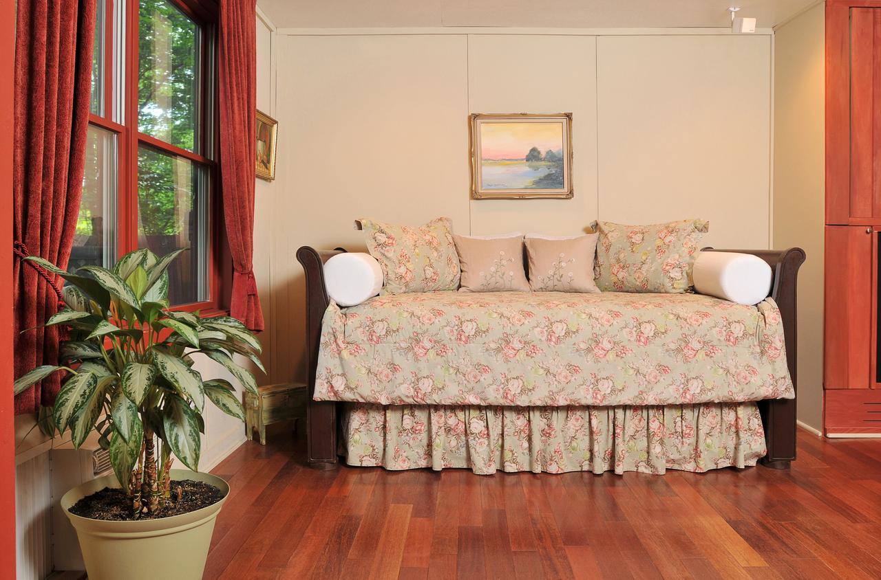 1795 Acorn Inn Bed And Breakfast Canandaigua Εξωτερικό φωτογραφία